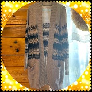 This is A black and gray cardigan!💋🤩